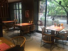 靠窗位-炖物24章·顺时轻养茶(杭州大厦店)