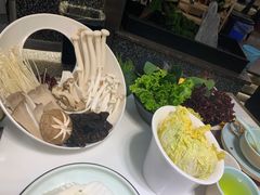 -洪氏嗨捞·猪肚鸡火锅(阳光天地店)