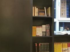 -钟书阁(松江泰晤士小镇店)