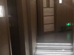 -耳湾躺式采耳SPA馆(保利五月花店)