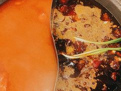 -鹿鸣山草本茶香火锅(园西路店)
