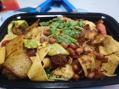 -愉肴麻辣香锅(中北镇店)