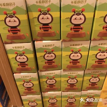 名创优品的零食也是超级多