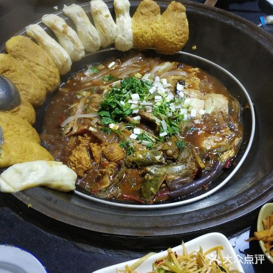 小草根儿铁锅炖鱼(诚信家园店)