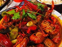-虾弄弄海派小龙虾·牛羊蝎子火锅