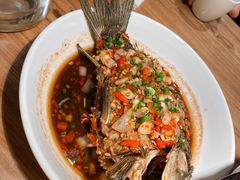 香煎鲫鱼-费大厨辣椒炒肉(万家丽一店)