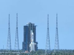 -亚龙湾中心广场