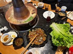 -果松木炭酸菜铜火锅·外婆参鸡汤