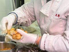 咸菜肉松油条-上海虹口糕团食品厂(茂名路店)