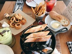 -ROAST coffee & eatery