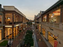 -王府井奥莱临潼小镇(临潼店)