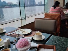 靠窗位-白天鹅宾馆·流浮阁咖啡厅