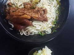 -花溪巷牛肉粉(泉城路店)
