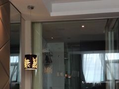 -桔子酒店(上海西藏北路地铁站店)