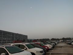 -泊安飞浦东物流大道停车场