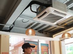 -胡须佬鸡煲四季火锅店(石厦西村直营店)