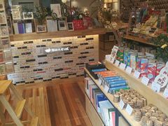 -猫的天空之城概念书店(束河店)