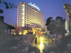 -山明水秀大饭店