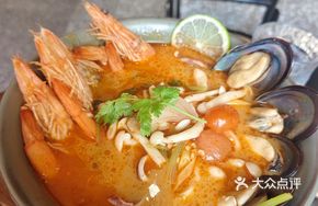 Mixed Seafood Tom Yum Soup