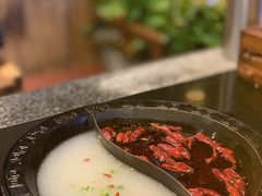 三鲜汤鸳鸯锅-疯狂的筷子老灶九宫格火锅