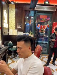 -东方先生国潮男士理发馆