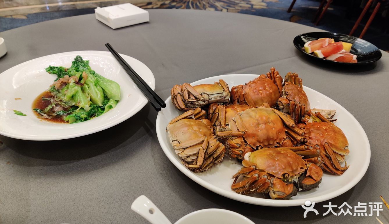 正好也到了大闸蟹最好吃的季节了