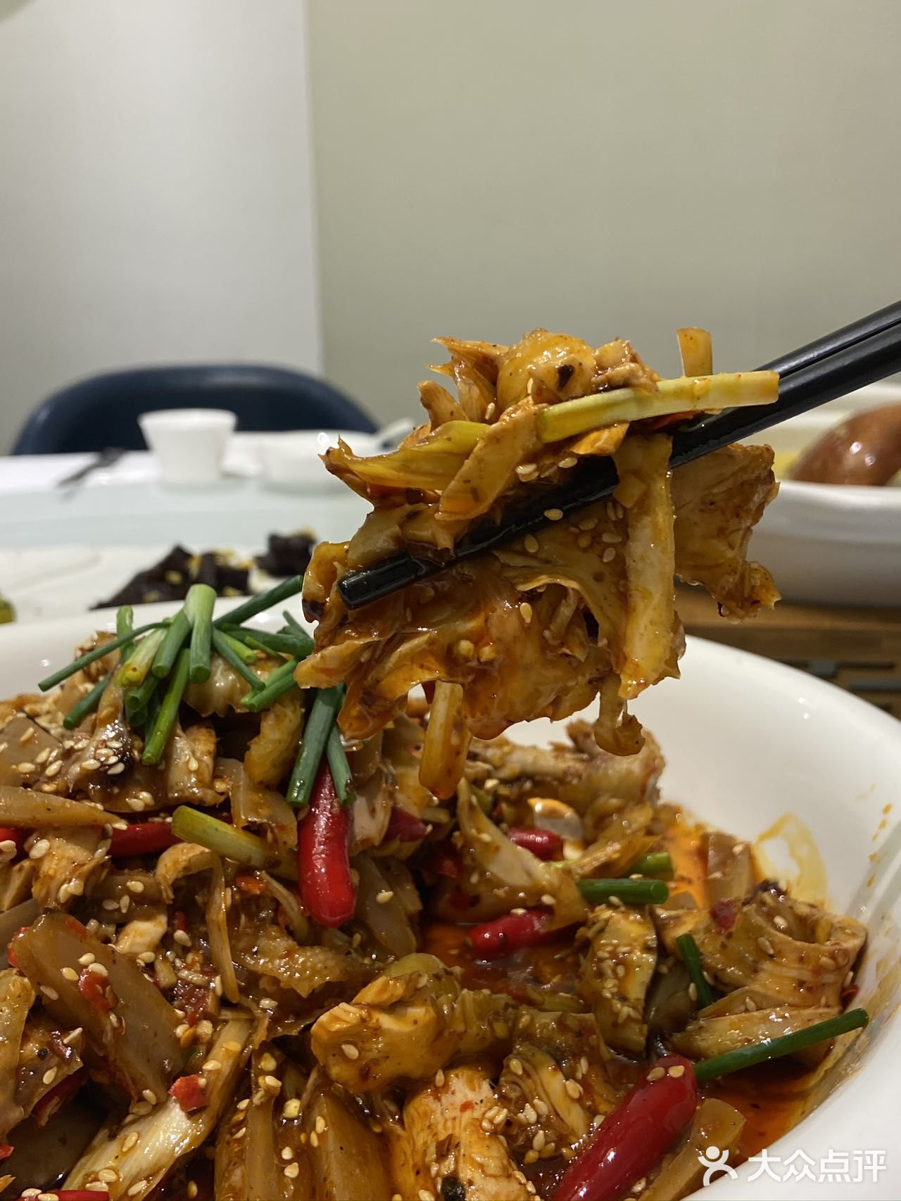 恒大附近找吃的，偶遇宝藏小店，谈事情很私密
