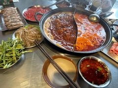 -鹿鸣山草本茶香火锅(园西路店)