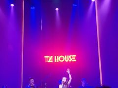 -TZ House音乐现场(来福士中心店)