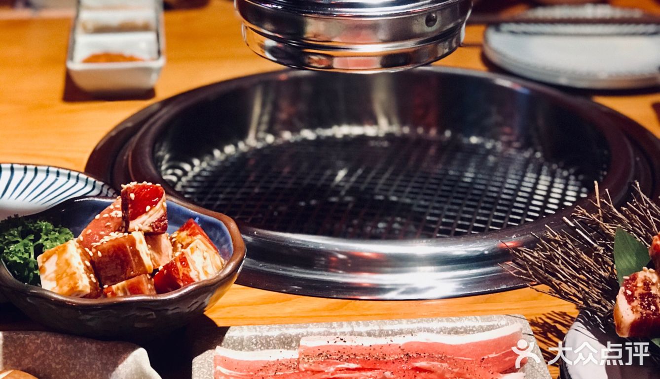 满树烂漫樱花下，炭火烤肉茨木烧