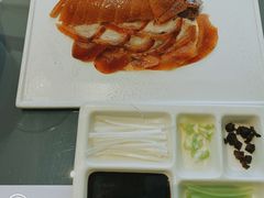 酥不腻烤鸭-小大董·烤鸭(观景餐厅·南京西路店)