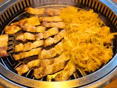 -豚豚猪村烤肉·韩国烤肉(总店)