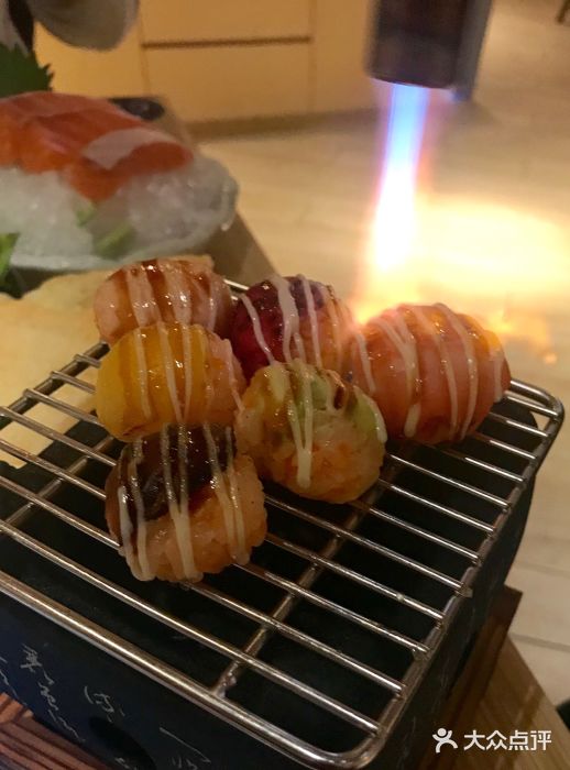 舞漁日料美人胶原锅(陆家嘴中心店)火炙霹雳球（9颗）图片