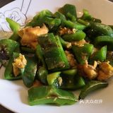 家常菜中简易的 脆绿营养的鲜椒炒鸡蛋