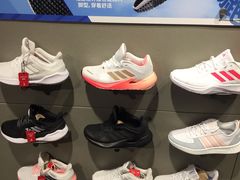 -阿迪达斯(百联徐汇商业广场运动旗舰店)