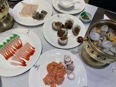 -云顶旋转自助景观餐厅