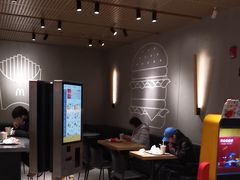 -麦当劳(中山公园龙之梦店)