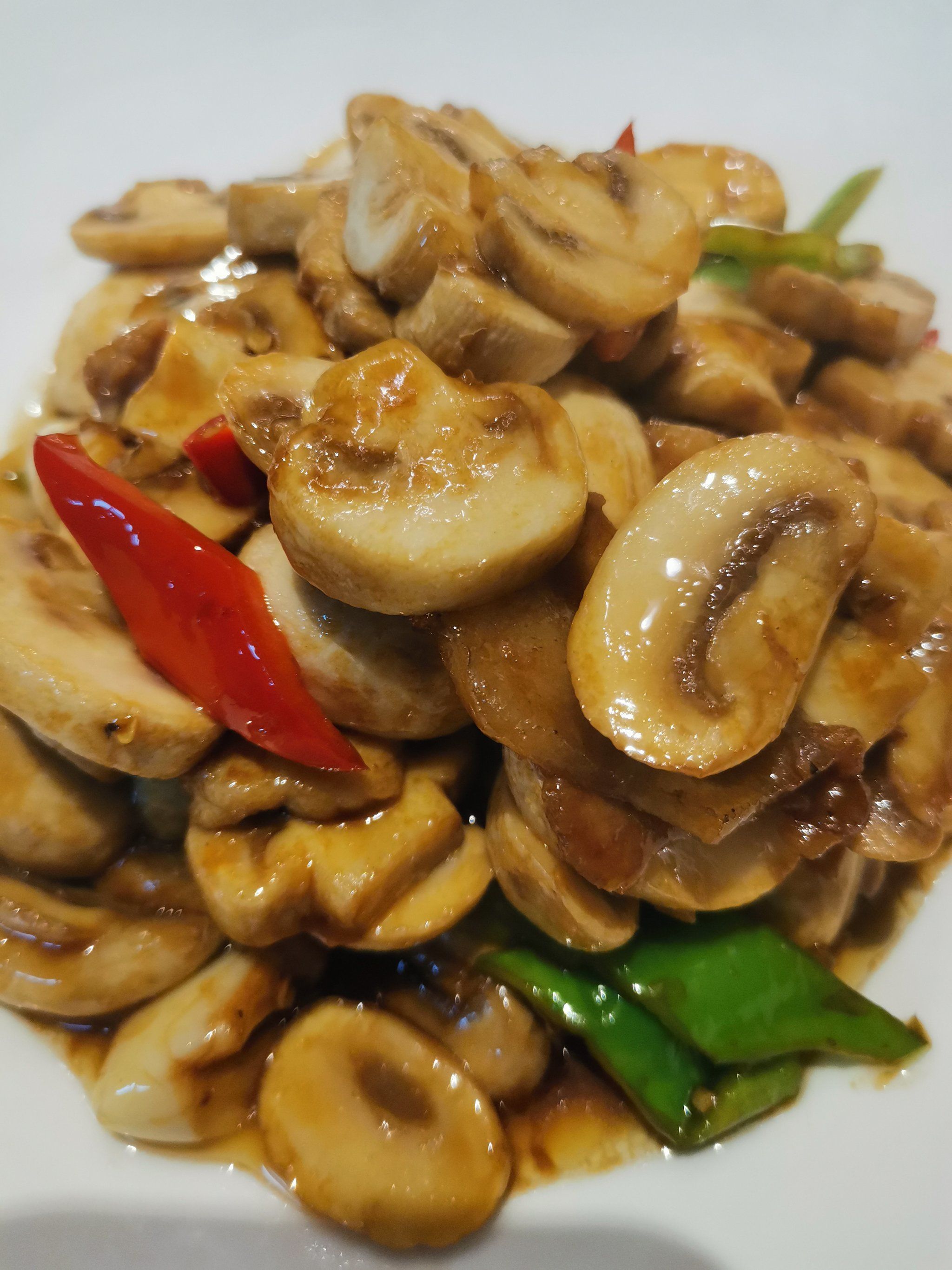 小炒口蘑,这道看似平凡的菜肴,却能在味蕾