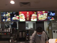 -麦当劳(展览路店)