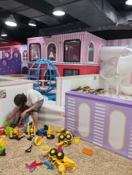 -蹦蹦乐园(南桥百联店)