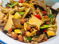 香干炒耳尖-费大厨辣椒炒肉(新城吾悦广场店)