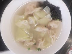 虾肉小馄饨-王家沙点心店(南京西路总店)