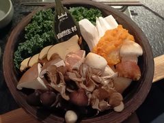 -三出山火锅(南京万象天地店)