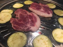 梅花肉-韩聚屋韩国烤肉餐厅(新北万达店)