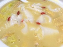 浓汤花胶鸡煲-美林阁