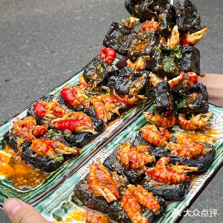 喜欢武汉这座城市的理由[流泪]龙虾杯面算一条吧 	