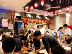 大堂-爆炸头阿姨小四川正宗川味小吃(无任何分店)