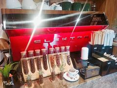 -ZING COFFEE 镜咖啡