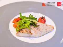 -香格里拉鱼跃地中海西餐厅·牛排披萨