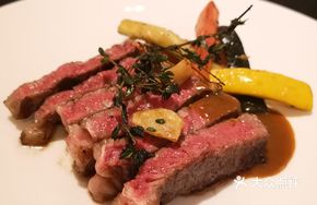 Angus Sirloin Steak with Red Wine Truffle Sauce
